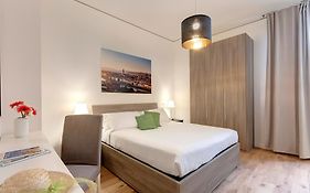 David & Buonarroti Apartments By Mamo Florence